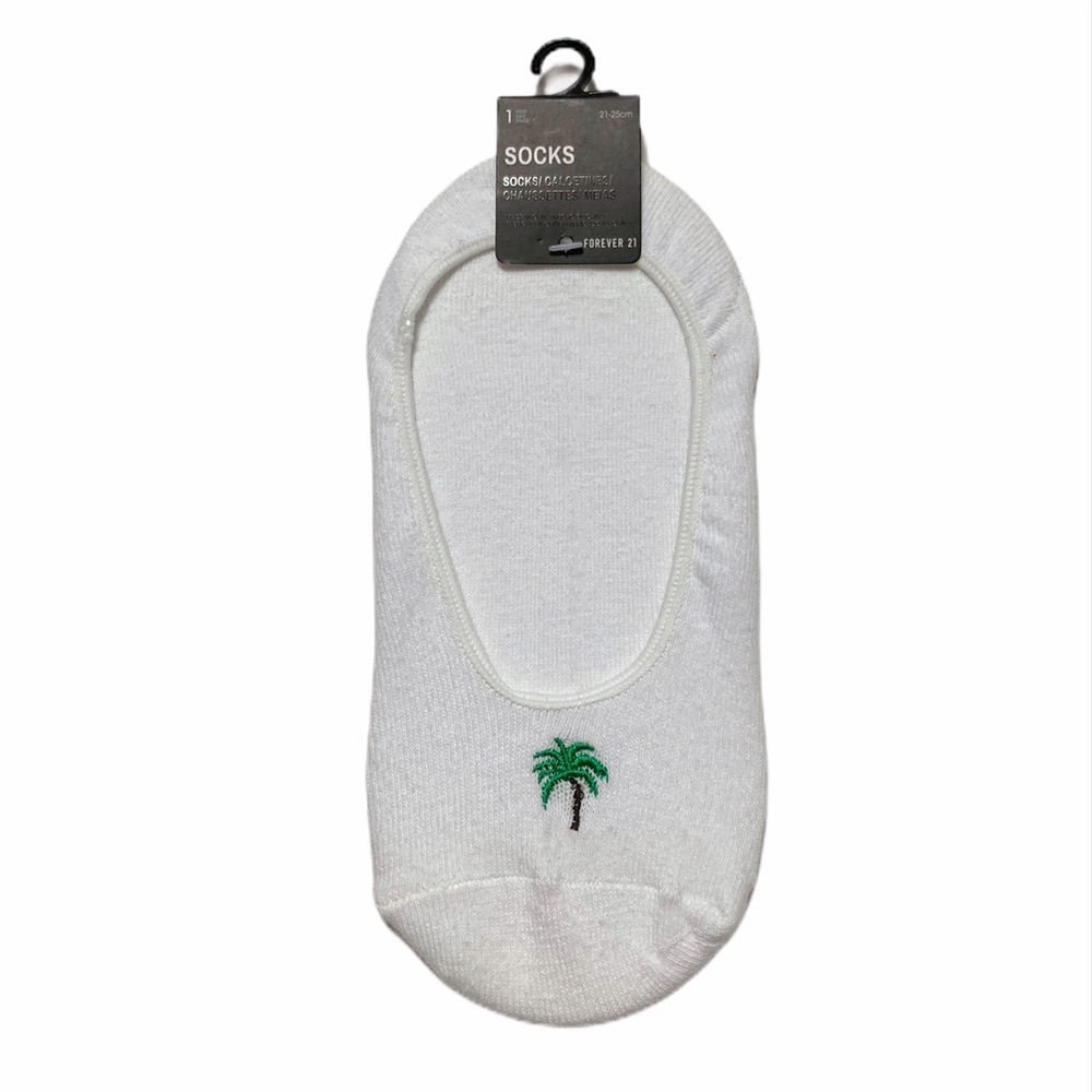 ❣️3/$15❣️ "PLUM TREE" Emb No-show socks